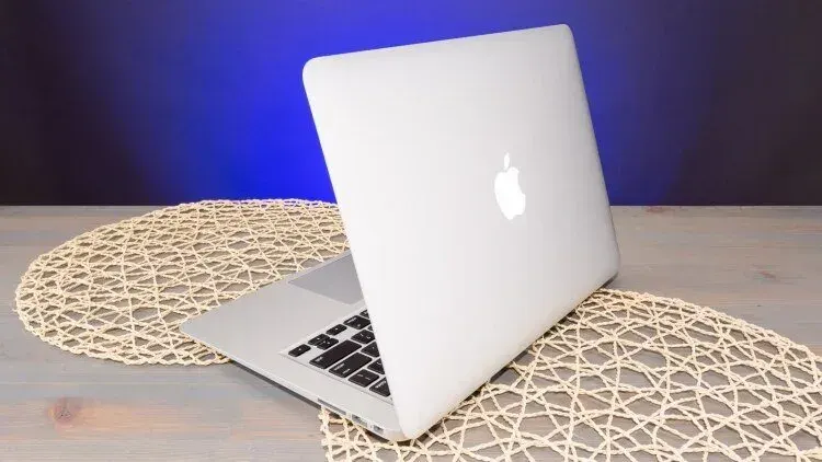 Apple MacBook Air 2017 Core i5 256GB SSD