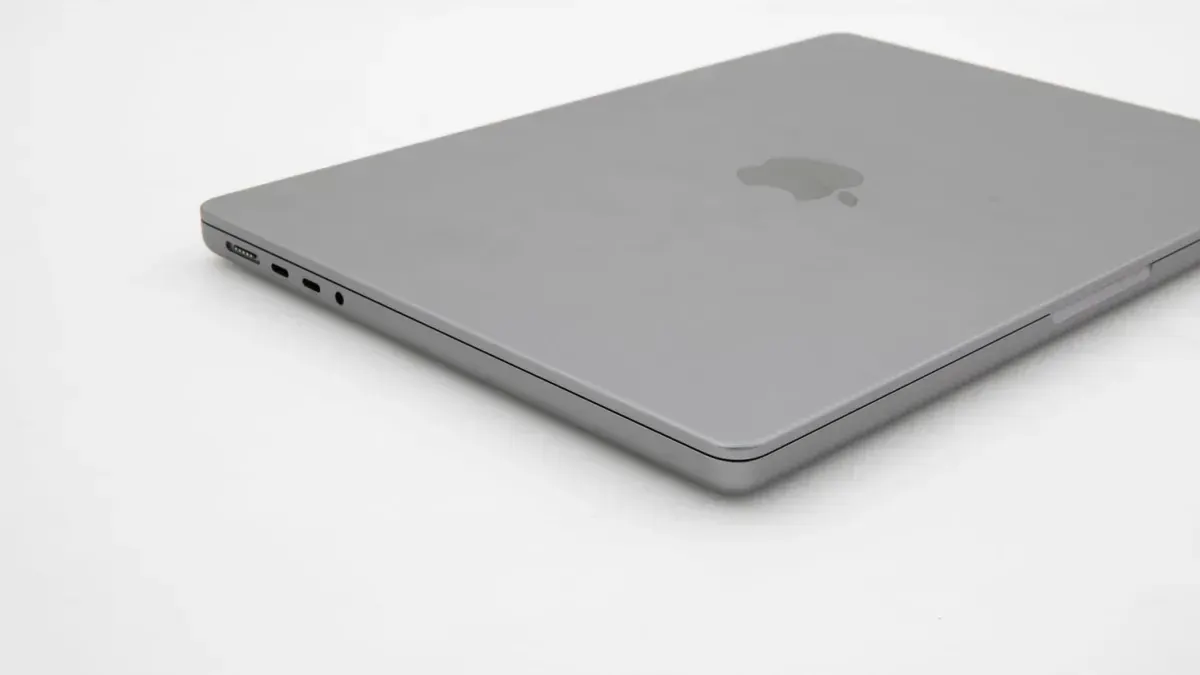 Apple MacBook Pro A2442 (M1, 2021), Apple M1 Pro Chip, 16GB RAM, 512GB SSD, 14-inch 4K Retina Display