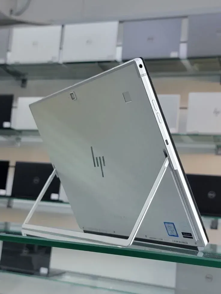 HP Elite x2 G8 Tablet, 11th Gen Core i5 Processor, 8GB DDR4 RAM, 512GB SSD Storage, 13.3 Inch FHD Display