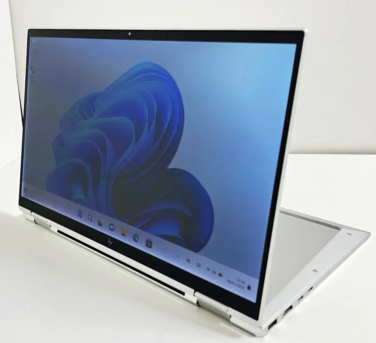 HP EliteBook X360 1040 G8, 11th Gen Core i5 Processor, 16GB DDR4 RAM, 512GB SSD Storage, 14 Inch FHD Display