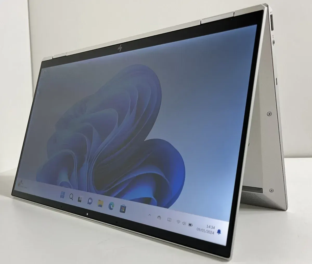 HP EliteBook X360 1040 G8, 11th Gen Core i5 Processor, 16GB DDR4 RAM, 512GB SSD Storage, 14 Inch FHD Display