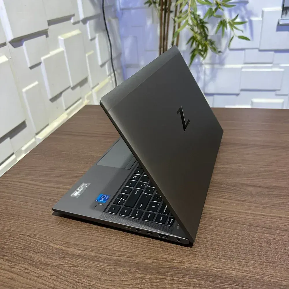 HP ZBook Firefly 14 G8 Intel i7 11th Gen NVIDIA T500 GDDR5 4GB, 14″ FHD Display